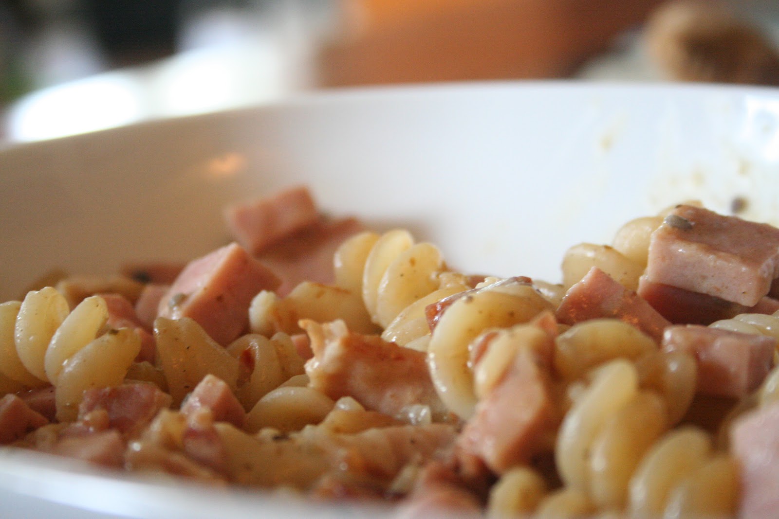 Pasta med soltørket tomat og bacon