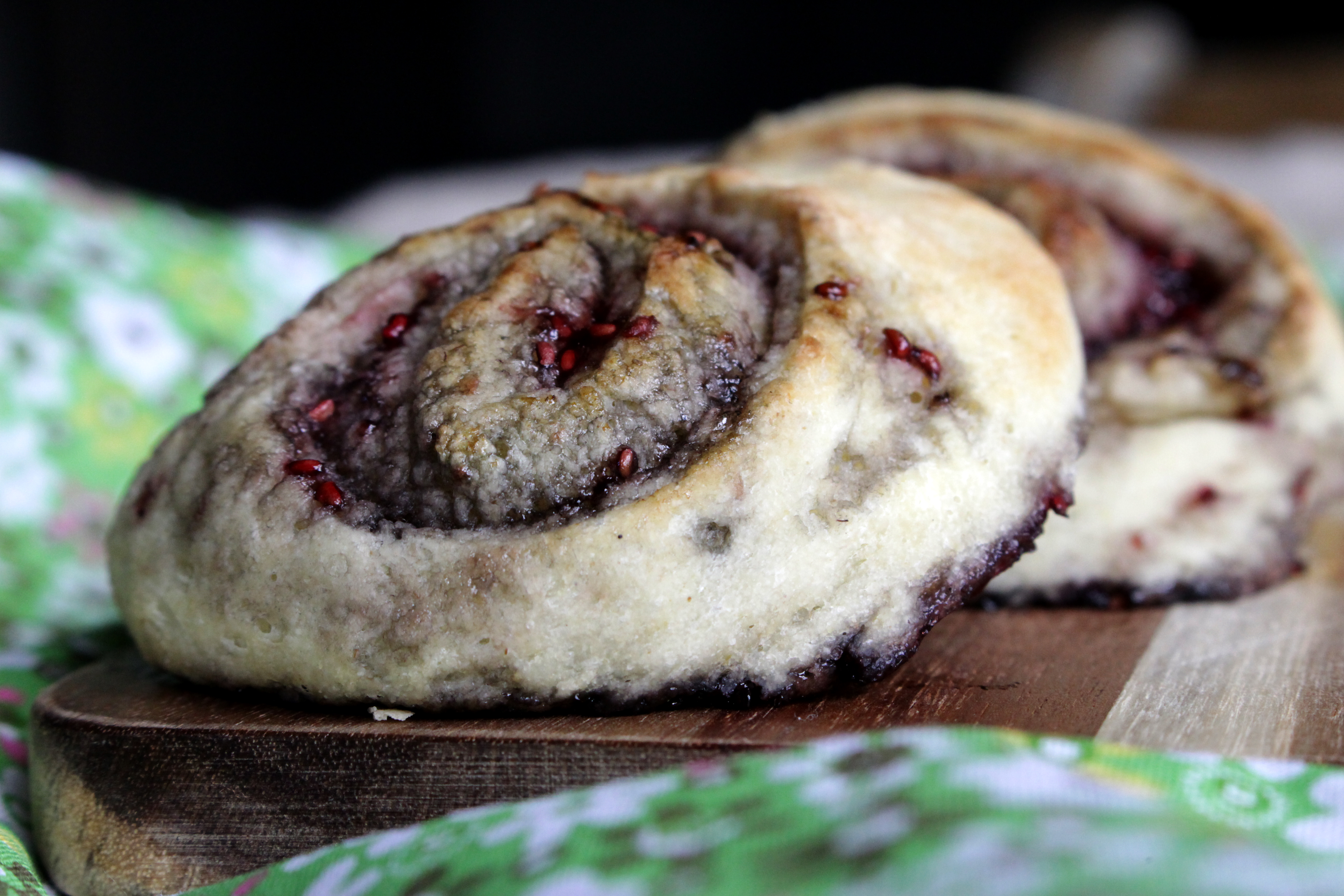 Bringebær + salt lakris = sant også i boller!