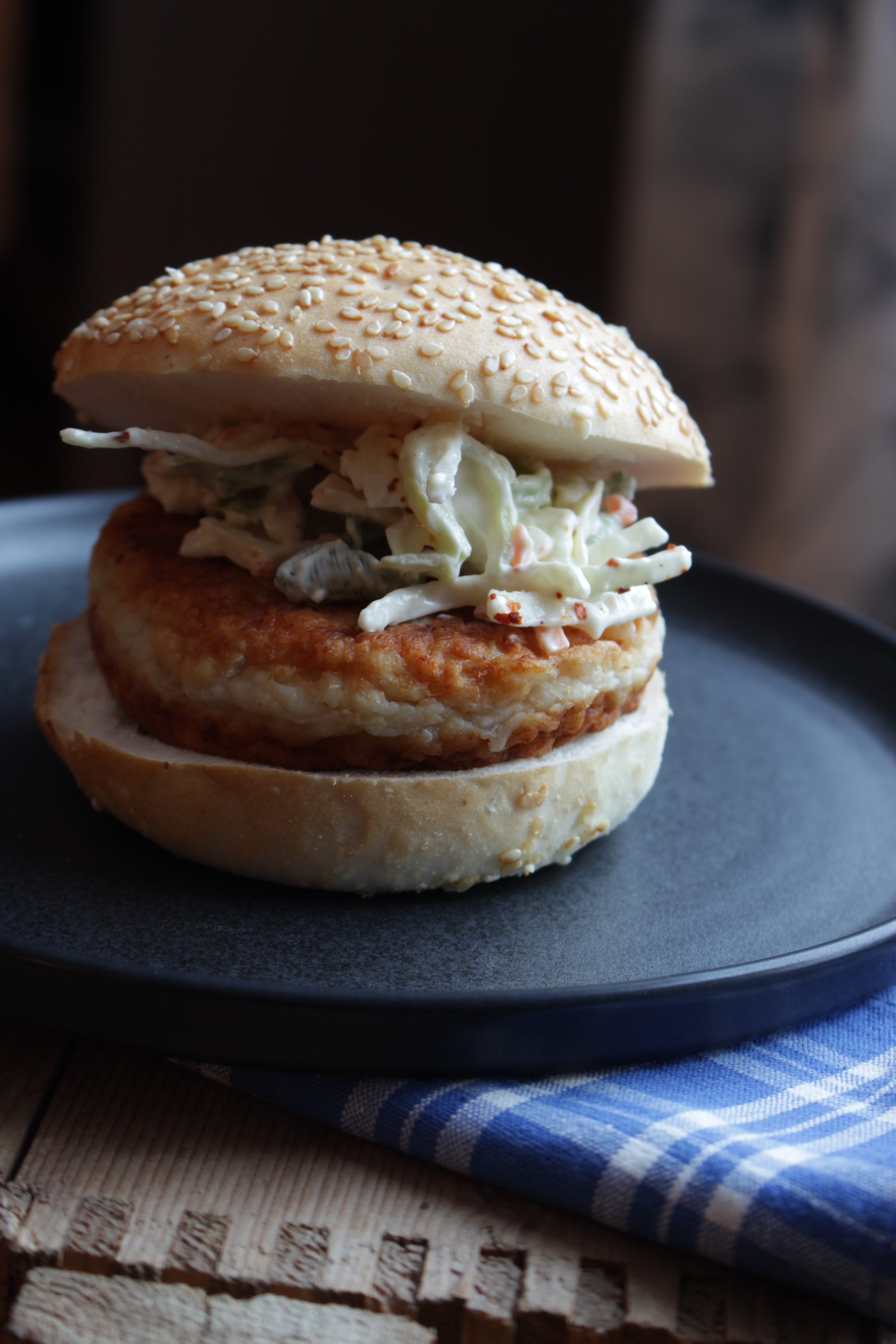 Fiskeburger med coleslaw